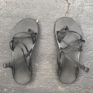 Double strap Black Chacos